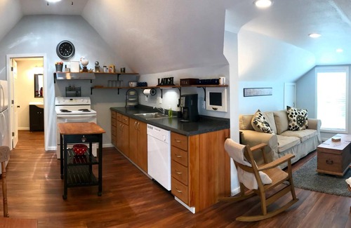 Newberg Apartment | Cozy and spacious new apartment in a historic home in the heart of Newberg