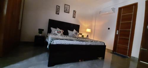 Greater Noida House | Cozy and Tranquil nest with wifi and homely care