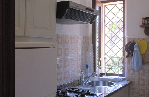 La Conia Apartment | Cozy apartment by the sea with a large garden ideal for 2 people