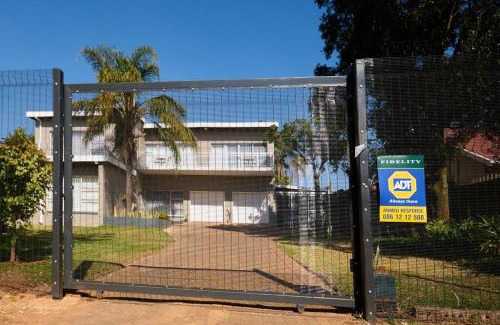 Waterkloof Glen Apartment | Cozy Apartment close to Menlyn