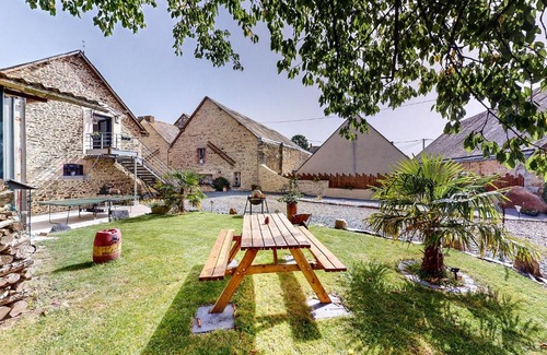 Neuilly-le-Vendin Apartment | Cozy Apartment In Neuilly Le Vendin