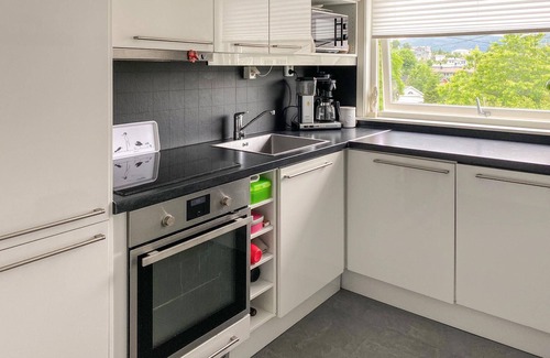 Alesund Apartment | Cozy apartment in a quiet location outside Ålesund.