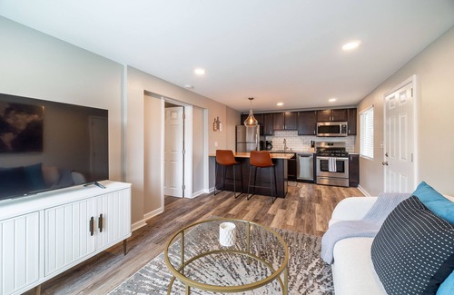 Gahanna Apartment | Cozy apartment in great location!