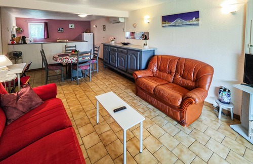 Loupian Apartment | Cozy apartment in Loupian with WiFi