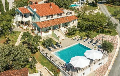 Kurili Apartment | Cozy Apartment In Pilkovici With Wifi
