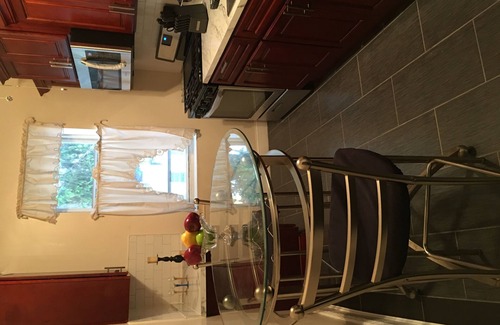 Queens Apartment | Cozy apartment in Queens