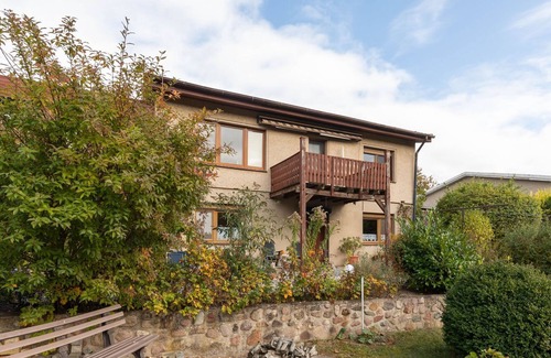 Warin Apartment | Cozy Apartment near the Sea in Warin