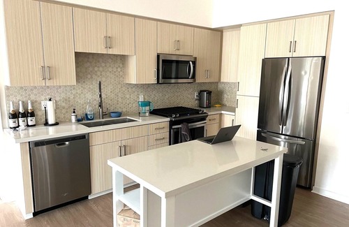 Irvine Apartment | Cozy Apartment right next to Irvine Spectrum! ♥