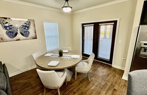 Deerwood Apartment | Cozy Apartment with 2 King Beds Big Pool and Gym Near Mayo Clinic Southisde Jax