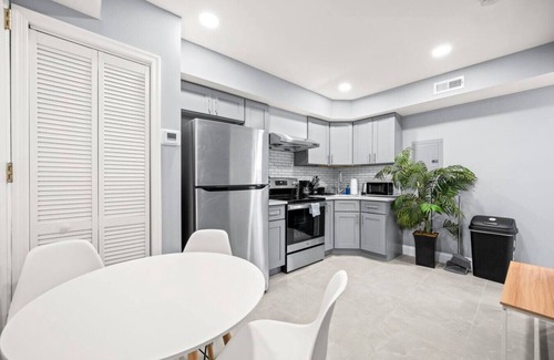 Rittenhouse Row Apartment | Cozy Apt in Center City Very Central Location