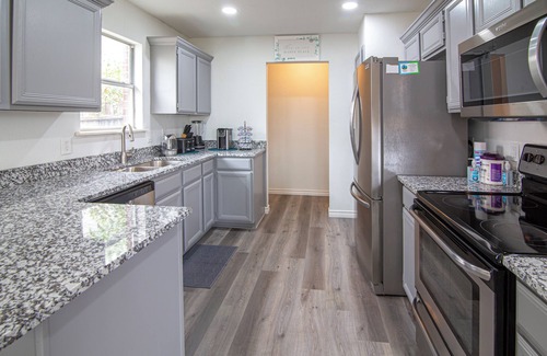 South Arlington House | Cozy Arlington Villa