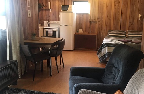 Saint Omer House | Cozy Bach in the Marlborough Sounds, Great Fishing Location