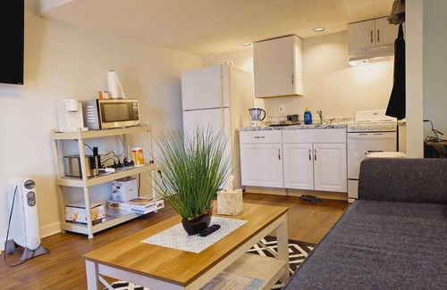 Leisure World House | Cozy basement apartment in amazing Silver Spring with AC, WiFi
