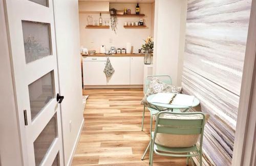Fort Gary House | Cozy Basement Suite Winnipeg Walk to Transit