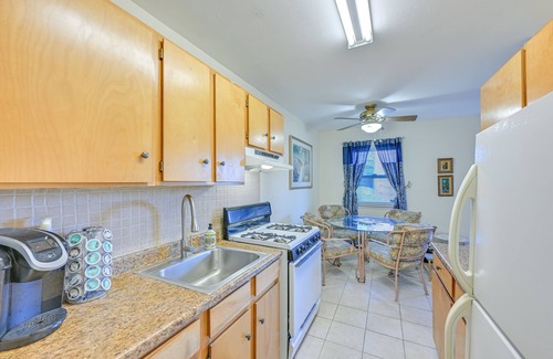 North Bay Shore Condo | Cozy Bay Shore Condo Near Museums & Outdoor Rec!