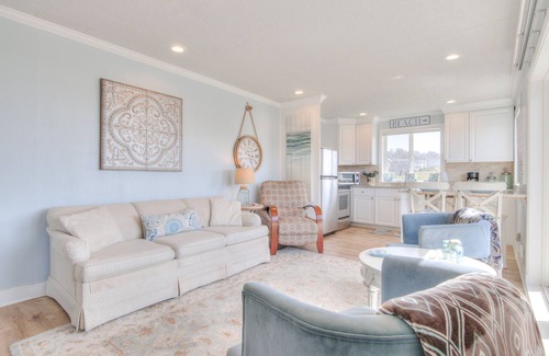 Roads End House | Cozy Beach Beauty is Steps from Roads End State Park!