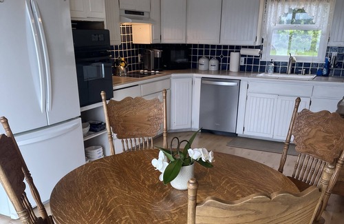 Port Hadlock House | Cozy beach cottage near Port Townsend!