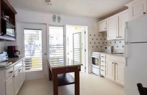 Rum Point Cottage | Cozy Beach Cottage at The Sea Lodges in Cayman Kai