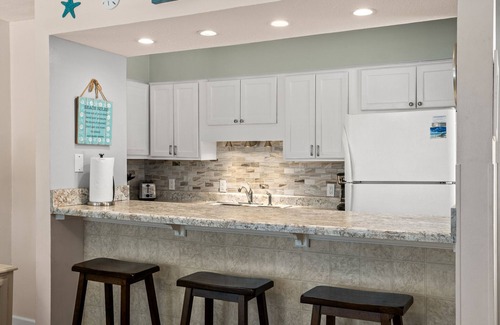 Holiday Beach Condo | Cozy beachfront condo on the first floor.