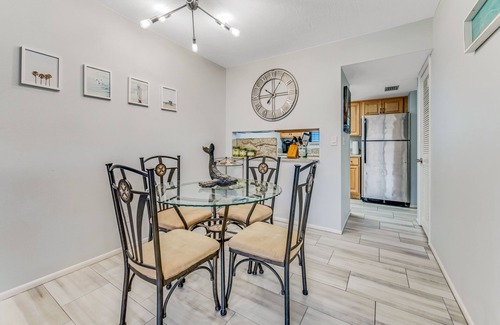 Ormond-by-the-Sea Condo | Cozy Beachfront Retreat; Updated modern décor