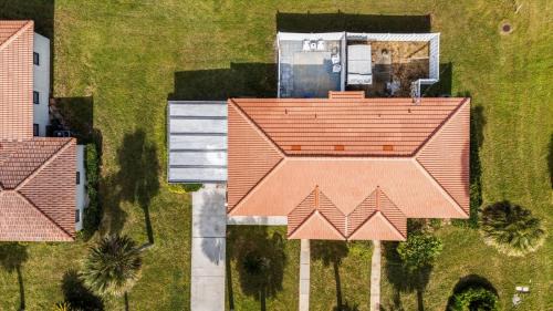Ellinor Heights House | Cozy Beachside Villa Getaway