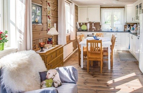 Florø House | Cozy, beautifully situated cottage in a small village by the Førdefjord in Sunnfjord.