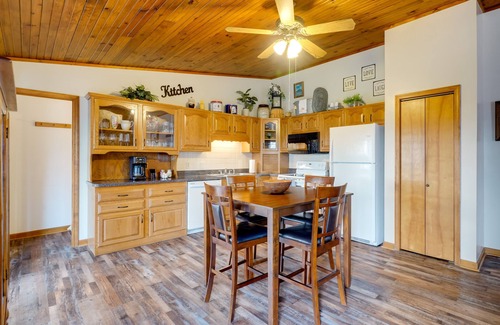 Bixby Cottage | Cozy Belgrade Cottage w/Wood-Burning Stove!