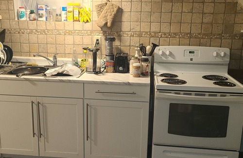 Newmarket House | Cozy Bl1 Bedroom Basment In Newmarket All Amenities + Playstation 4 & Netflix