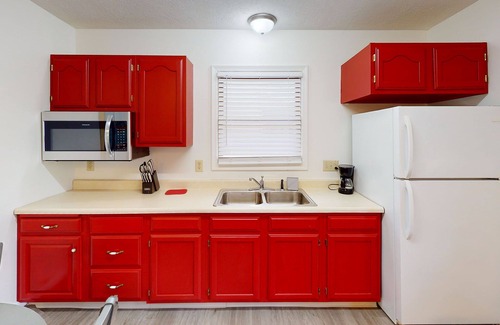 Bloomington House | Cozy Bloomington IU Campus Getaway for 2!