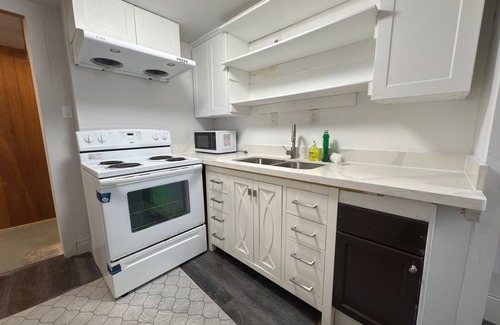 Bridlewood House | Cozy BMST bedroom with private bathroom near Sheppard 401 and Birchmount#4