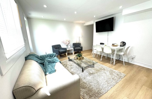 Richmond Hill Apartment | Cozy, brand-new, 2 bedroom walkout apt, free parking