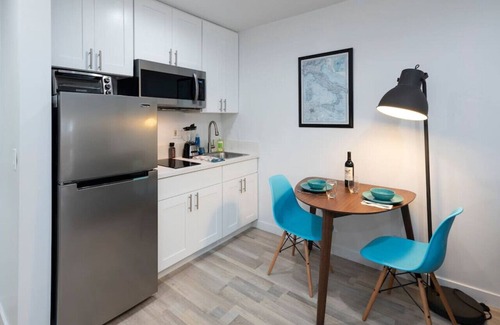 Marina Peninsula Apartment | Cozy & Bright Beach Studio w/Parking Steps 2 Sand!
