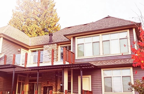 Coquitlam Apartment | Cozy, Bright, Private Room