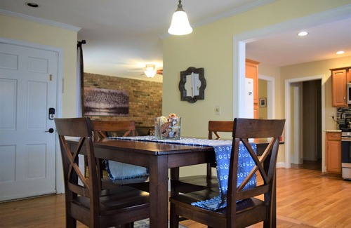 Peachtree Hills House | Cozy Buckhead Home - close to everything!