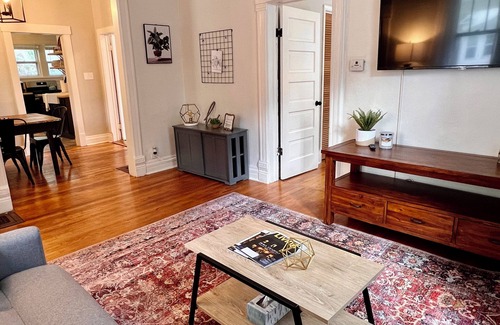 Champaign House | Cozy Bungalow - Close to Campus + Nespresso Coffee Maker!