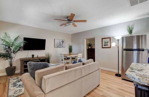 Las Vegas Apartment | Cozy Bungalow Long Term Available