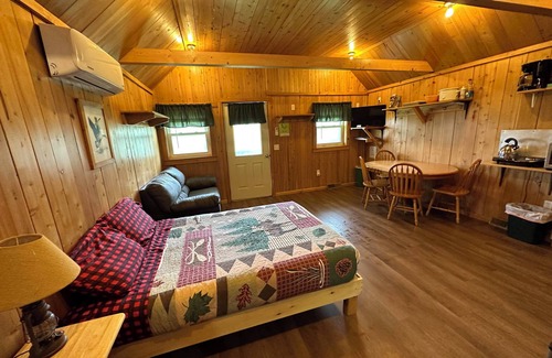Fort Kent Cabin | Cozy Cabin 1