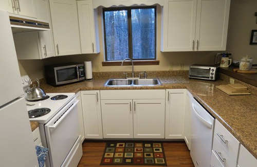 Clifftops Cabin | Cozy Cabin in Clifftops (VRBO #478732) family and dog friendly