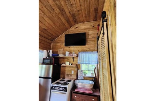 Smith Cabin | Cozy Cabin in East Tennessee