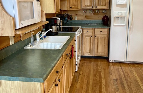 Millers Creek Cabin | Cozy Cabin in the Woods, 30 min from Boone