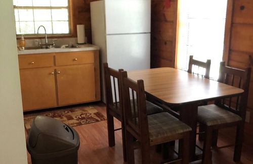 Oneida Cabin | cozy cabin in the woods-