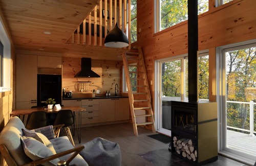 Saint-Aime-du-Lac-des-Iles Cabin | Cozy cabin - lake view