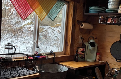 Chandlersville Cabin | Cozy cabin on 30 acres just minutes from The Wilds with AC, WiFi
