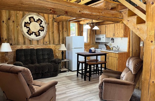 Strum Cabin | Cozy Cabin Retreat