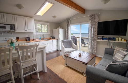 Tay Cabin | Cozy Cabin-Stunning Sandy Beach!