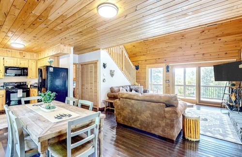 Sugar Grove Cabin | Cozy Cabin-WiFi, Game room, mountain views, hot tub fully stocked, Pet Friendly!