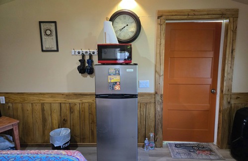 Watkins Glen Cabin | Cozy cabin with WiFi and AC in charming Watkins Glen