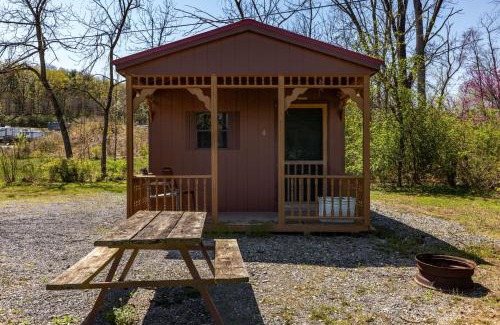 Mifflinburg House | Cozy Cabin4 Within Campground