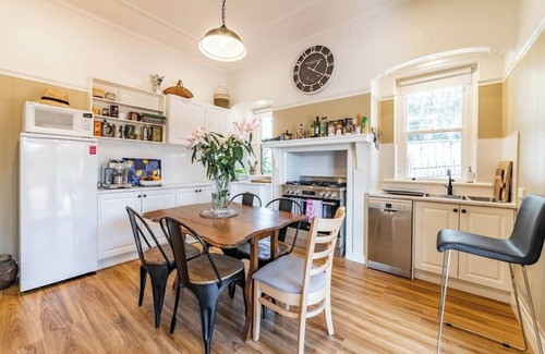 Kennington House | Cozy Californian Bungalow, Bendigo