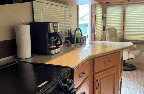 Southwest Bend House | Cozy camper in the heart of Central Oregon